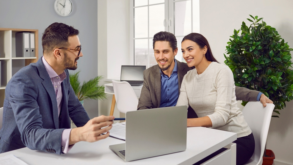 Why Working With a Local Insurance Broker in Calgary Makes a Big Difference